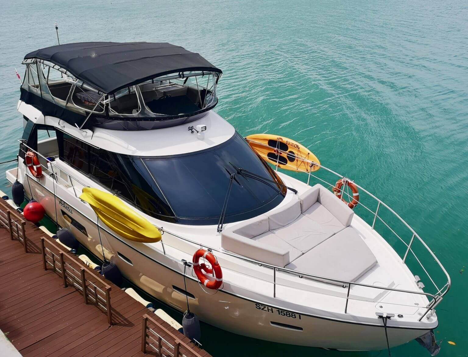 Luxury yacht rentals in Singapore for sailing around Singapore's Southern Islands
